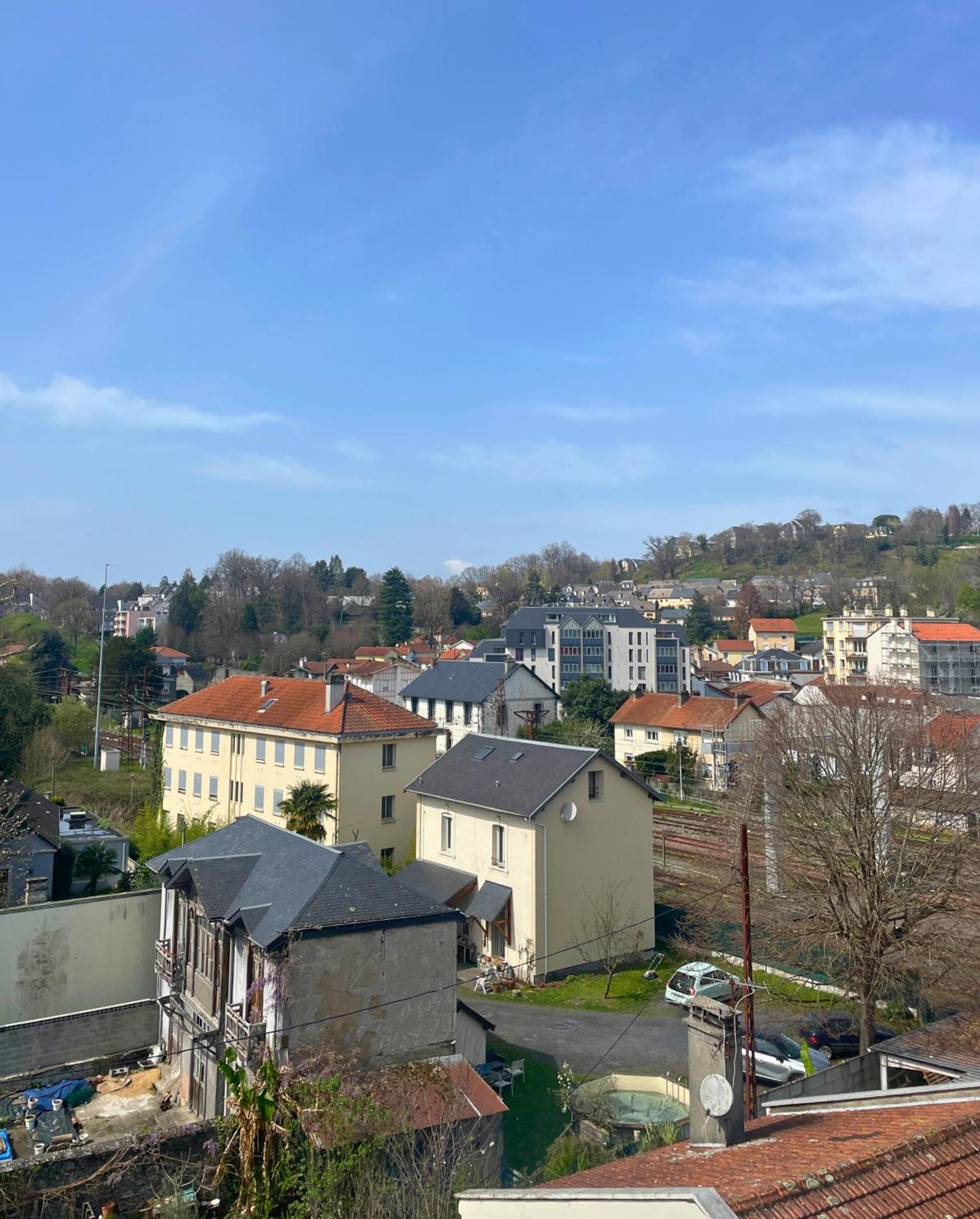 Appartement Reve Dore Studio Equipe, Wifi, Unique à Lourdes Extérieur photo